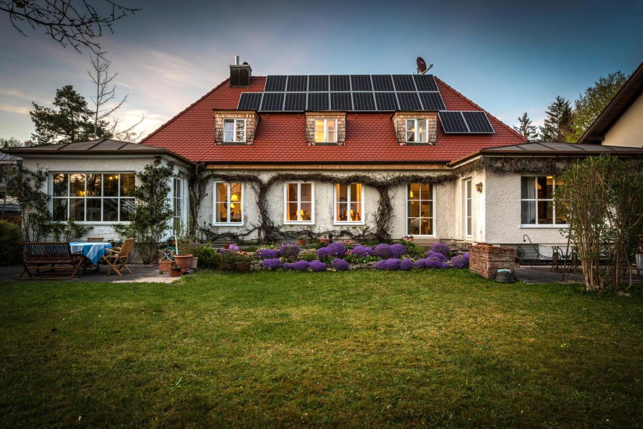 Muenchen- Pullach, Wohnen Im Gruenen Appartement Buitenkant foto