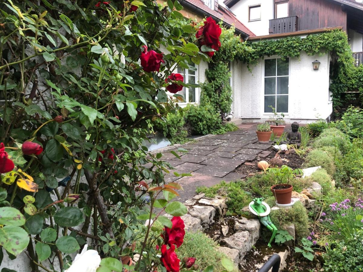 Muenchen- Pullach, Wohnen Im Gruenen Appartement Buitenkant foto